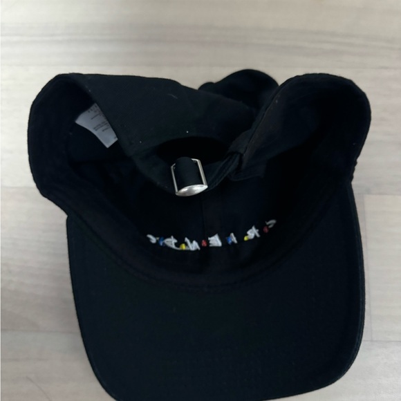 Friends strap back hat - Picture 2 of 2